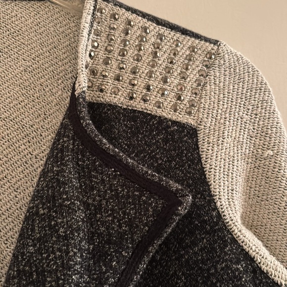 Short Jacket - Picture 2 of 3